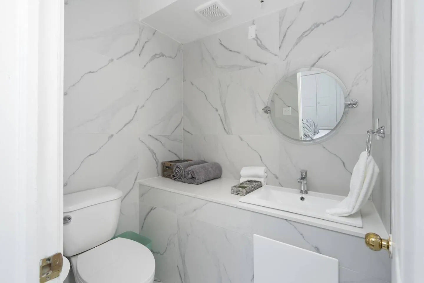 Le Nomade Mtl Aparthotel Montreal 0*,  Canada